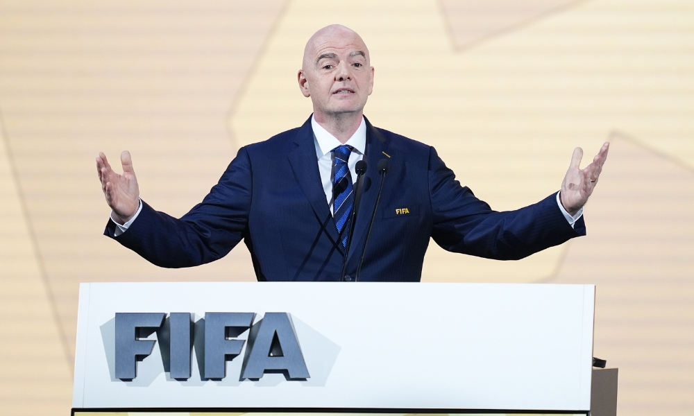 詹姆斯对A 詹姆斯对A